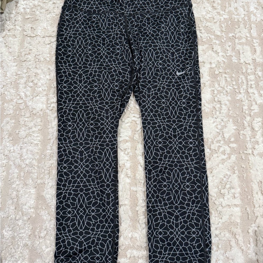 Stylish Black and Gray Patterned Nike Cropped Leggings